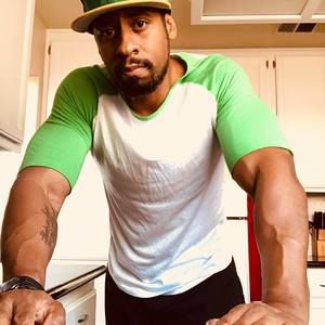 Meet your Posher, Dennis